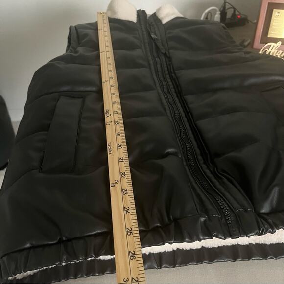 NWOT Rebecca Minkoff Black Vegan Leather Sherpa Wool Reversible Vest Jacket L - Picture 6 of 7